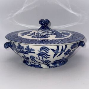 BLUE WILLOW Vintage Covered Dish, Ridgeway, Made In England